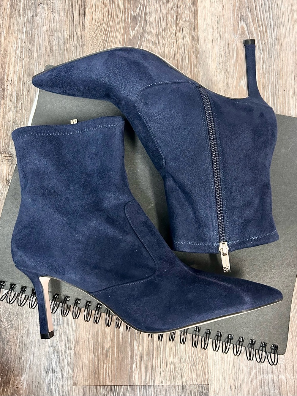 JESSICA SIMPSON 👮🏼 Donatella Stretch Supreme Microsuede Bootie - Size 10